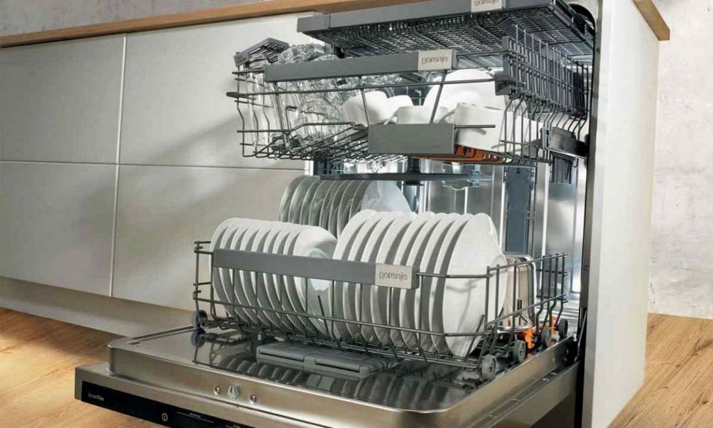 Дно посудомийної машини: який матеріал краще